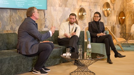 Podiums-Diskussion auf der Independent Hotel Show