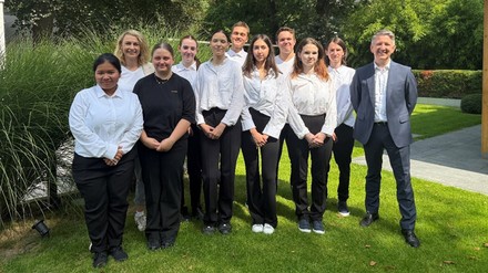 Auszubildende im Best Western Premier Parkhotel Kronsberg und Best Western Hotel der Föhrenhof