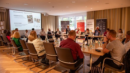 Gesprächsrunde im Hotel Deimann mit StuBos, Berufsberatung, Auszubildenden & Ausbildungsbeauftragten