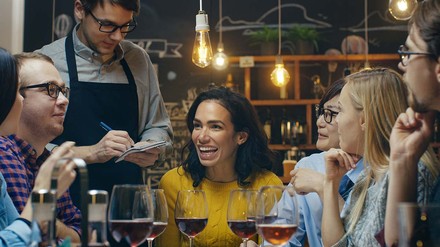 Freunde im Restaurant