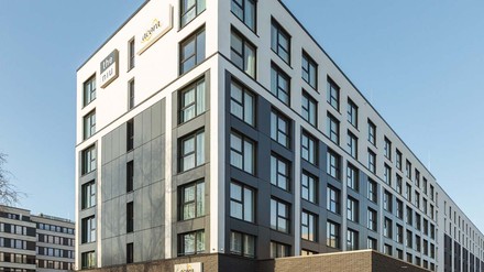 Außenansicht the niu Flash & acora Berlin Living the City. (Foto: © NOVUM Hospitality)