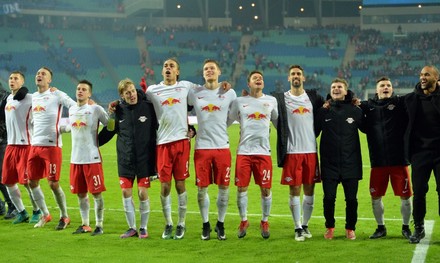 Fußballmannschaft auf dem Fußballfeld