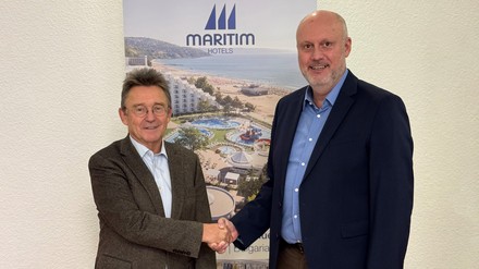 Peter Wennel übergibt an Dirk Burneleit