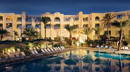 Außenansicht des Aldiana Club Djerba Atlantide, ausgezeichnet mit dem HolidayCheck Gold Award 2026