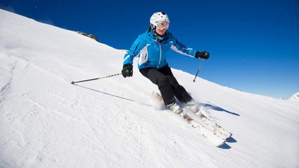 Skifahrer auf Piste