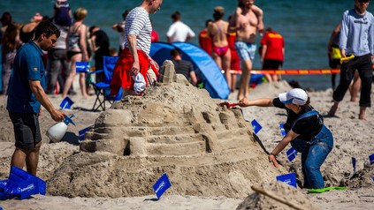 Sandburgen-Wettbewerb am 07.05.2016 am Strand von Boltenhagen (Mecklenburg-Vorpommern)