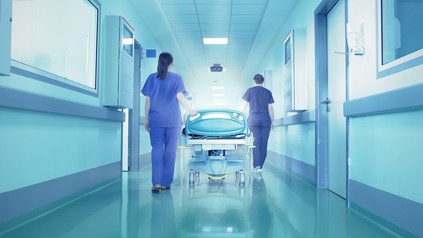 Servicekräfte in einem Krankenhaus