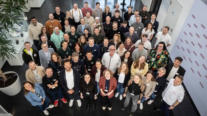 Gruppenfoto mit Teilnehmern und Sponsoren sowie dem "Koch des Jahres"-Team