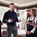 Hotelmanager leitet Teammeeting mit Mitarbeitern