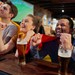 Public-Viewing in einer Kneipe
