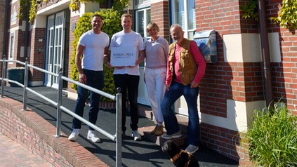 Florian Rose von Ringhotels sowie Adde, Silke und Arno Meents vom Alten Zollhaus und Parkhotel Jever.