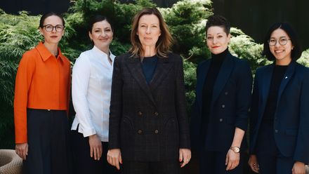 Sabine Eichbauer mit Crew