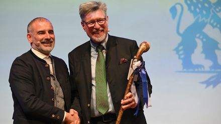 Der neue Präsident des Bayerischen Brauerbundes Stefan Kreisz und der scheidende Präsident des Bayerischen Brauerbundes, Georg Schneider
