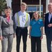 Generaldirektorin Judith Gellrich, zwei Auszubildende und Hoteldirektor Antoni Knobloch