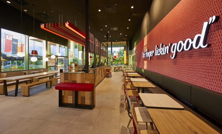 Gastraum des KFC-Restaurants im Kaufpark Nickern in Dresden