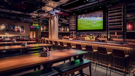 Public Viewing in der Champions Sportsbar im Frankfurt Marriott Hotel