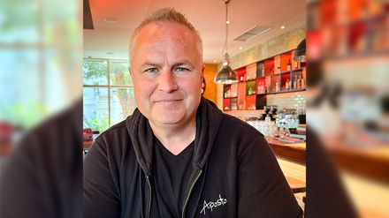 Porträt von Jens Dzurny, dem neuen Geschäftsführer der Aposto Management GmbH.