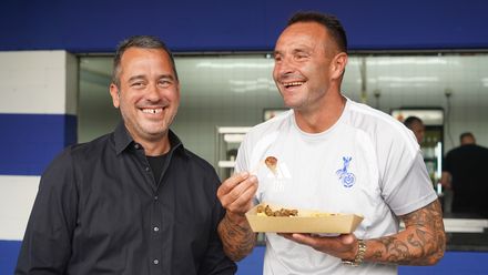 Pascal Lagardère und MSV-Trainer Dietmar Hirsch