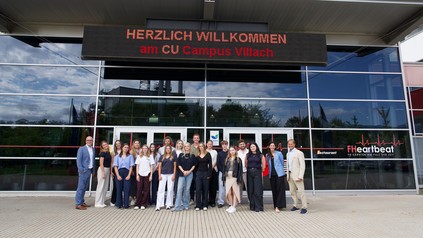 Die ersten 17 Studenten des dualen Bachelorstudienzweigs Hotel Management