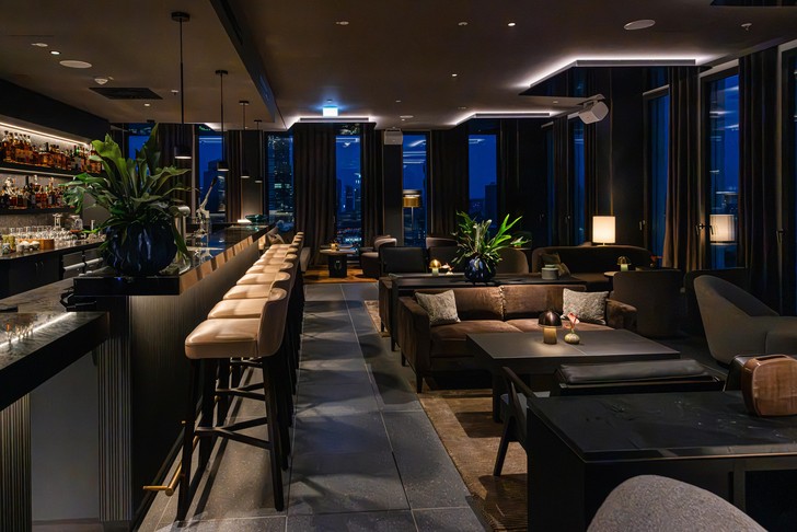 Die 20 High Skyline Bar