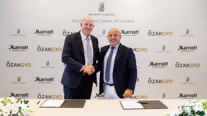 Neal Jones und Ahmet Akbalık