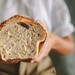 Foto mit Händen und Brot