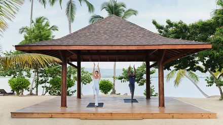Frau beim Yoga