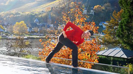 Ralf Bauer biem Yoga