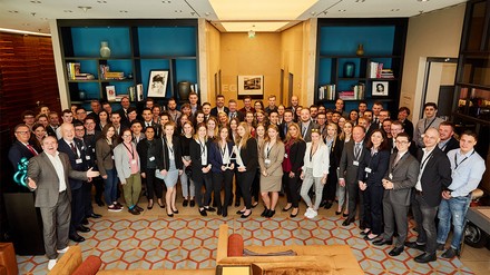 Gruppenfoto vom Karrieretag der Althoff Hotels.