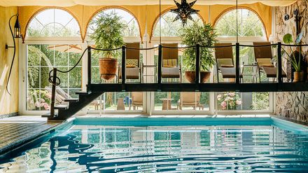 Pool im Park Hotel Sonnenhof