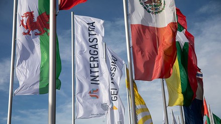 Fahnen mit der Aufschrift Intergastra