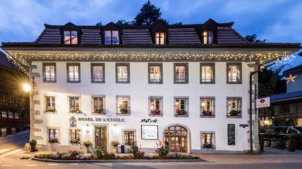 Außenansicht des Romantik Hotel L’Etoile in Charmey im Kanton Freiburg