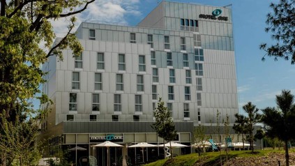 Das Motel One in Paris von außen