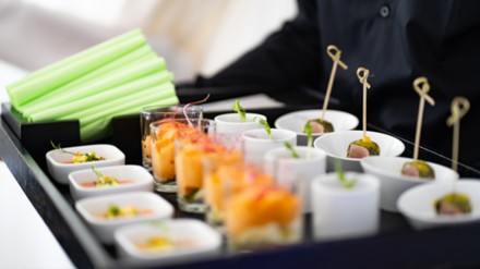 Die Mahavi Group erweitert das Portfolio um den Bereich Catering. (Foto: © Mahavi Catering)