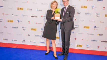 Marion Stemmler, und Sascha Dalig mit dem Green Franchise Award