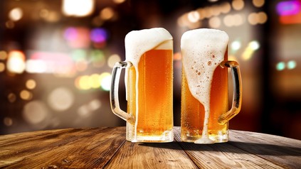 Ein Bier auf einem Tisch