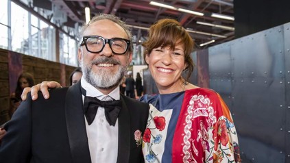 Massimo Botturas Osteria Francescana in weiblicher Begleitung bei der Verleihung des Preises für eines der World's 50 Best Restaurants