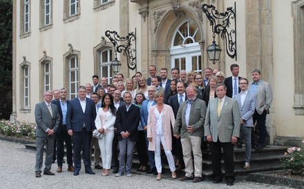 Vertreter der deutschsprachigen Hotellerie- und Gastronomieverbände auf einem Gruppenfoto