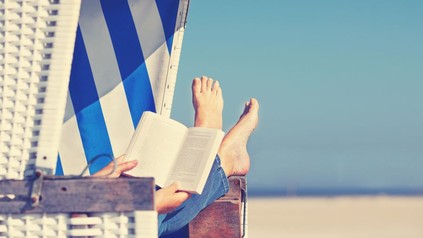 Lesen im Strandkorb