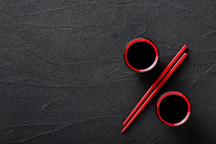 Ein Prozent-Symbol auf einem Tisch