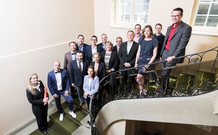 C. Folberth, A. Schulz, Th. Unger, H. Ari, F. Muntwyler, J. Sternke, B. Schär, H. Zimmermann, T. Oehrli, N. Raedersdorf, S. Willi, M. Andenmatten, S. Boller, C. Tichelli, K. Schwarze, M. Schneiter. Verhindert: K. Hempel und R. Treuthardt bei einer Gruppenfotografie