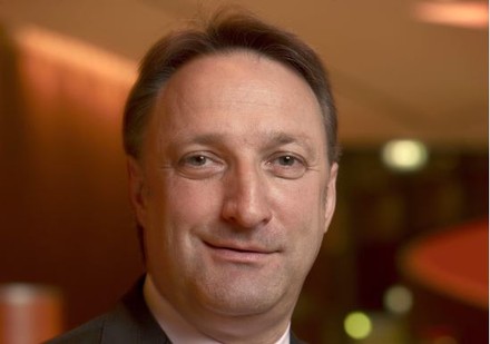 Ein Hotelangestellter