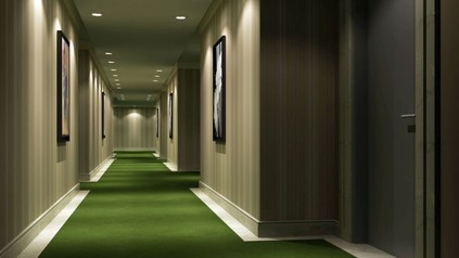 Ein leerer Hotelflur