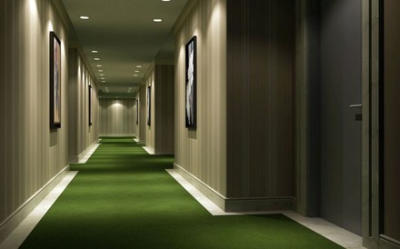 Ein leerer Hotelflur