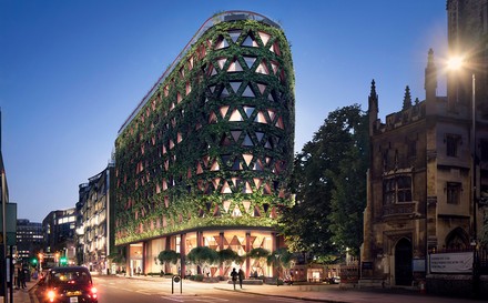 Ein komplett von der Natur eingewachsenes Hotel