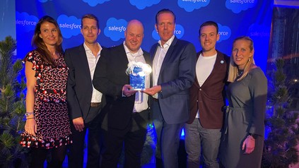 Gruppenbild der Gewinner des Salesforce Partner Innovation Award