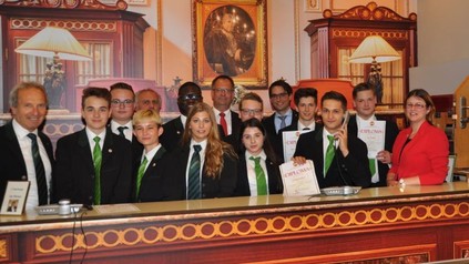 Die Neo-Concierges nach ihrem erfolgreichen Abschluss