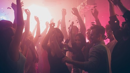 Menschen auf einem Konzert