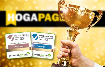 Ein Siegerpokal und zwei Goldmedaillen