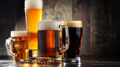 Diverse Biere in Gläsern